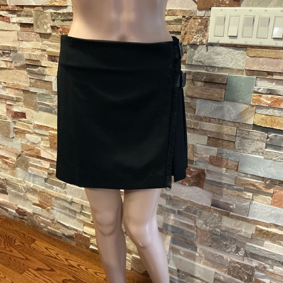 Burberry Black Pleated Buckle Mini Skirt - Picture 1 of 12